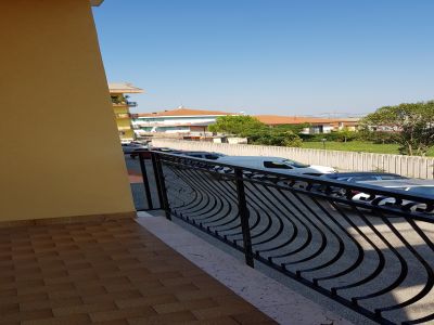 balcone  vista cortile  condominiale